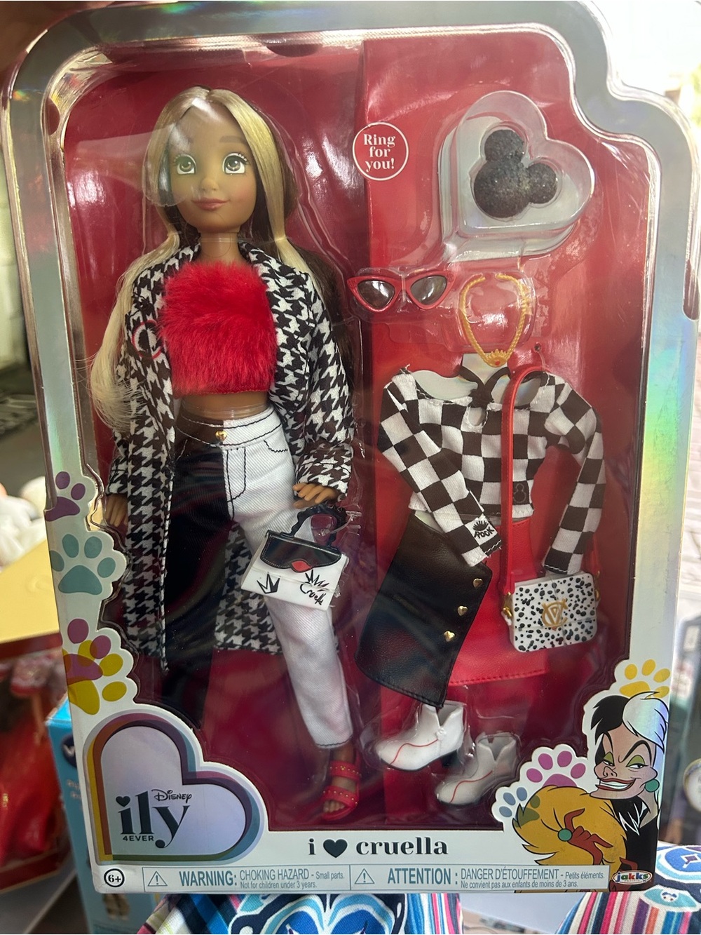 Disney ILY Cruella Fashion Doll - Black, White & Red - Picture 11 of 12